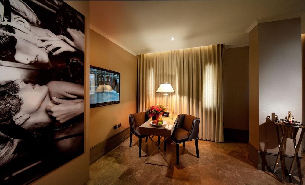 B Berdichevsky Hotel Tel Aviv